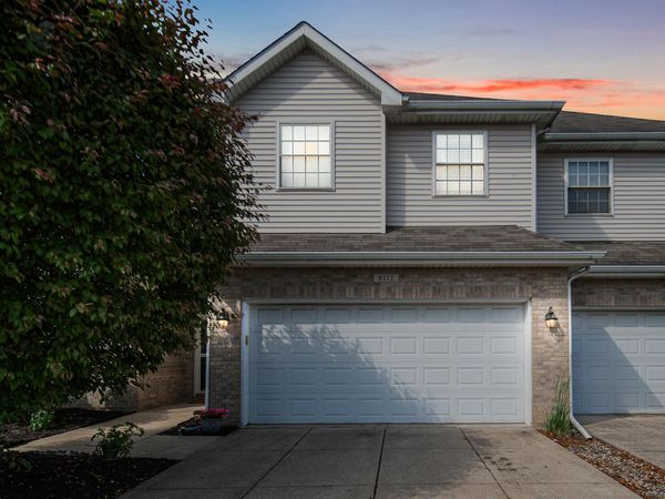 8112 Victoria Place , Crown Point, IN 46307
