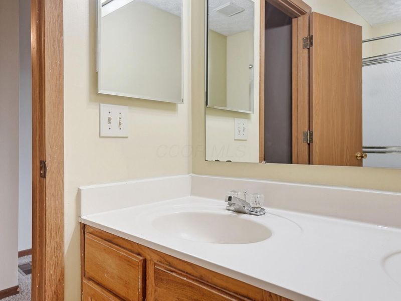 5611 Belle Oak Drive , Galloway, OH 43119 Photo 34