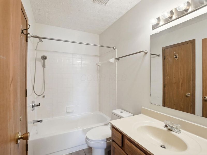 5611 Belle Oak Drive , Galloway, OH 43119 Photo 45