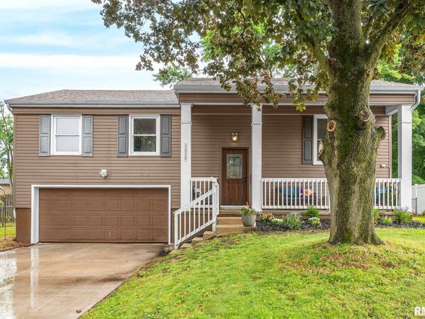 1020 E MADISON Street, Morton, IL 61550