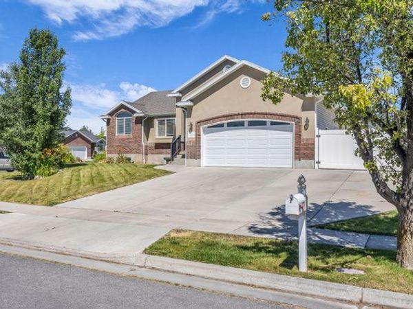 1173 INVERNESS DR , Syracuse, UT 84075