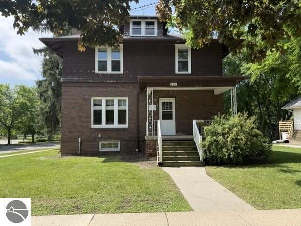 701 Center Street W, Alma, MI 48801