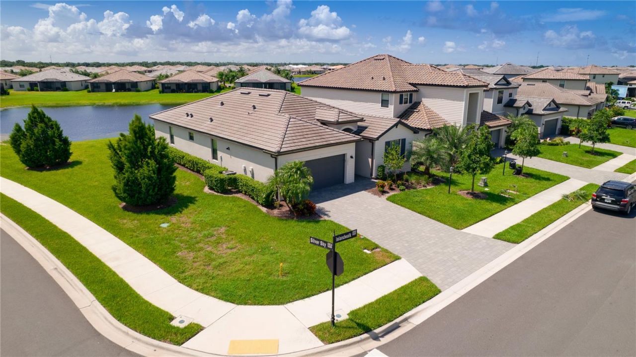 15890 Islandwalk Avenue , Bradenton, FL 34211 Photo
