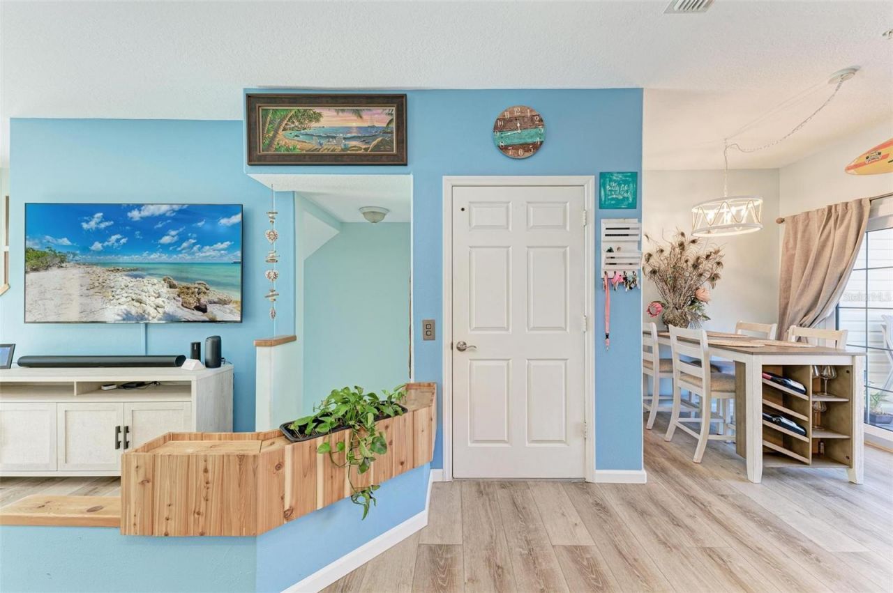 1469 Gulf Drive N, Bradenton Beach, FL 34217 Photo