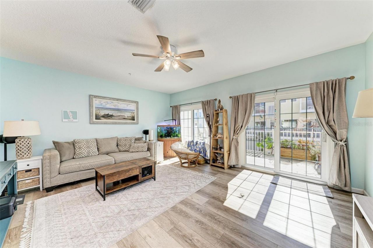 1469 Gulf Drive N, Bradenton Beach, FL 34217 Photo