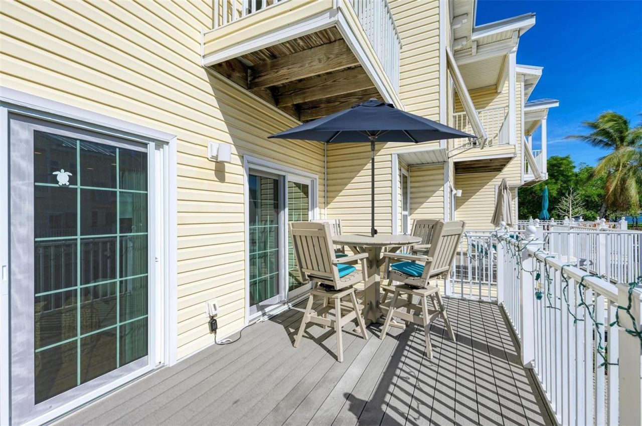 1469 Gulf Drive N, Bradenton Beach, FL 34217 Photo