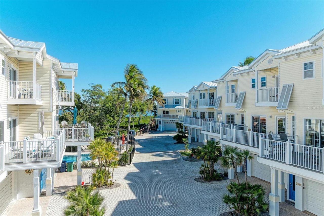 1469 Gulf Drive N, Bradenton Beach, FL 34217 Photo