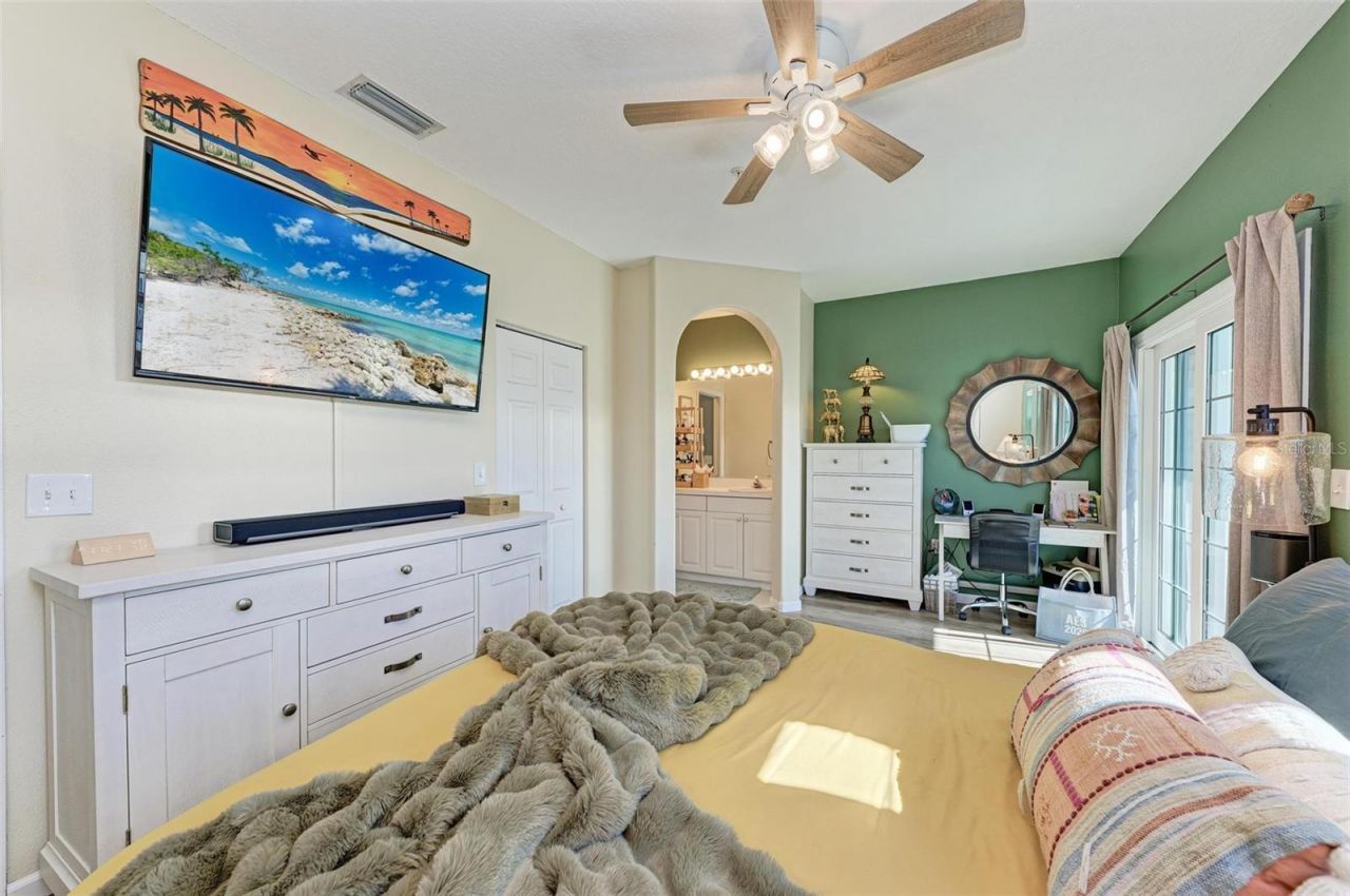 1469 Gulf Drive N, Bradenton Beach, FL 34217 Photo