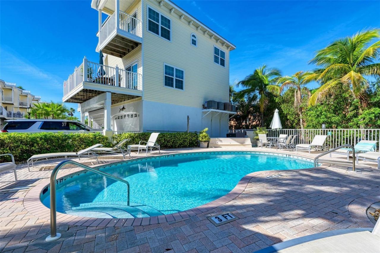 1469 Gulf Drive N, Bradenton Beach, FL 34217 Photo