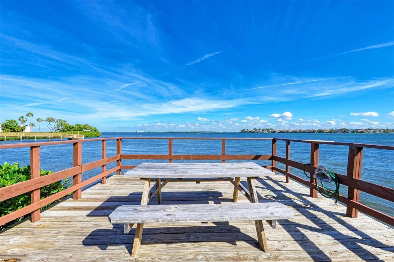1469 Gulf Drive N, Bradenton Beach, FL 34217 Photo
