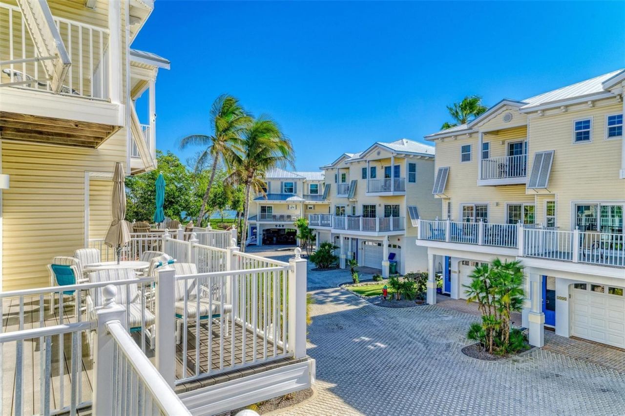 1469 Gulf Drive N, Bradenton Beach, FL 34217 Photo