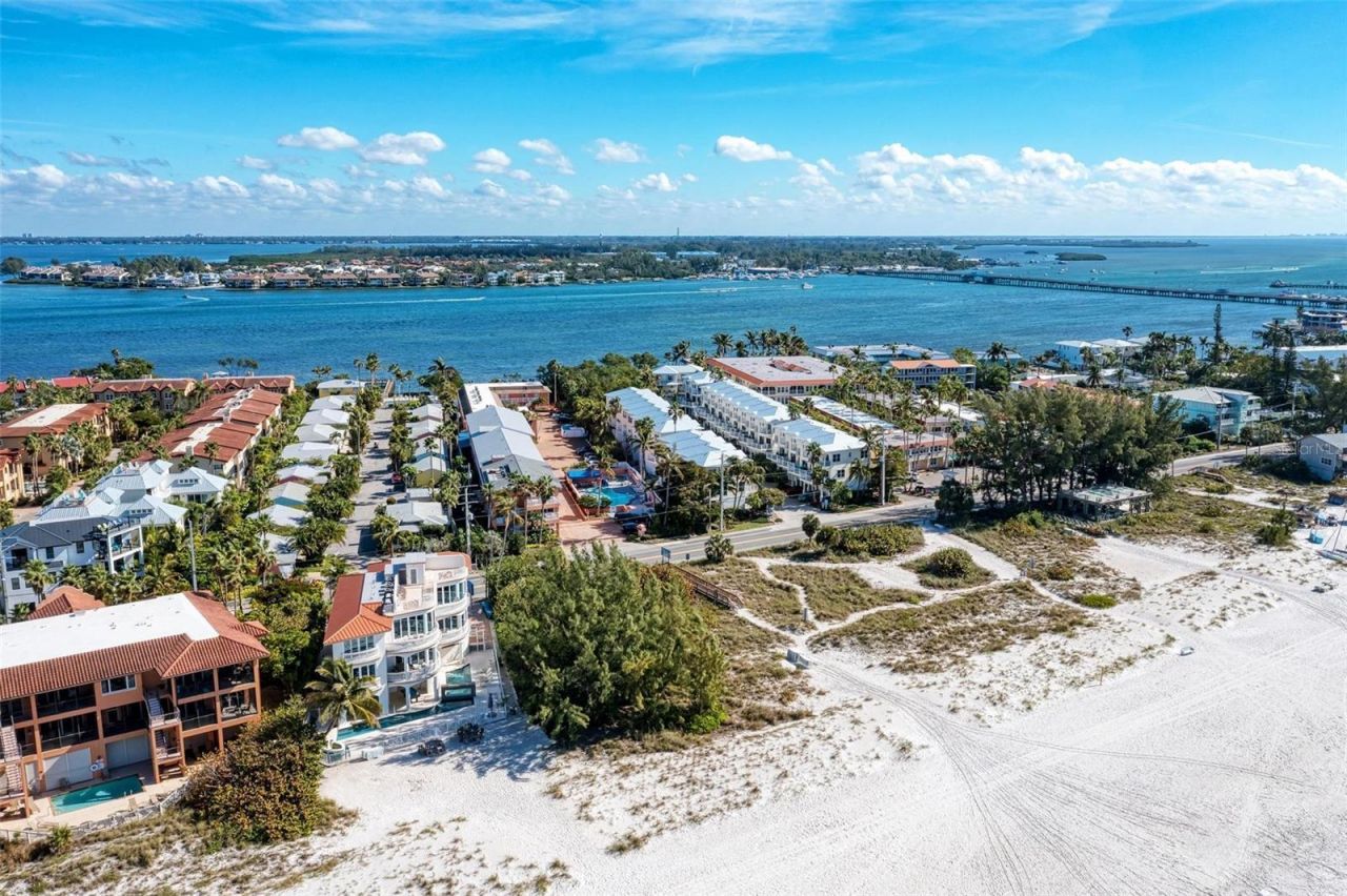 1469 Gulf Drive N, Bradenton Beach, FL 34217 Photo