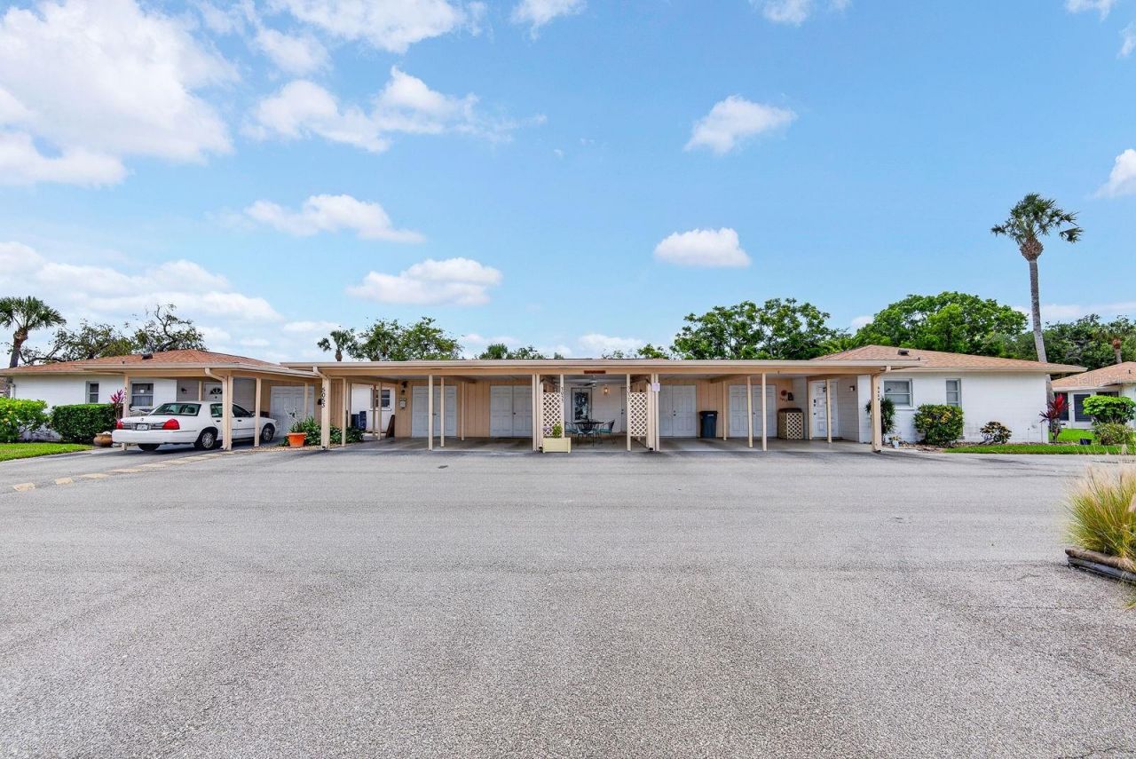 5055 Live Oak Circle , Unit 5055, Bradenton, FL 34207 Photo