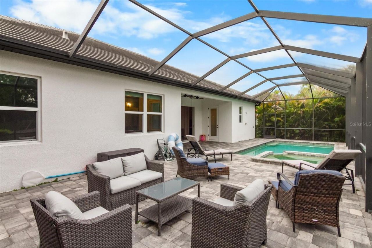 6325 Rivo Lakes Boulevard, Sarasota, FL 34241 Photo