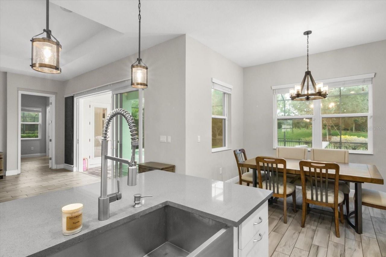 6325 Rivo Lakes Boulevard, Sarasota, FL 34241 Photo