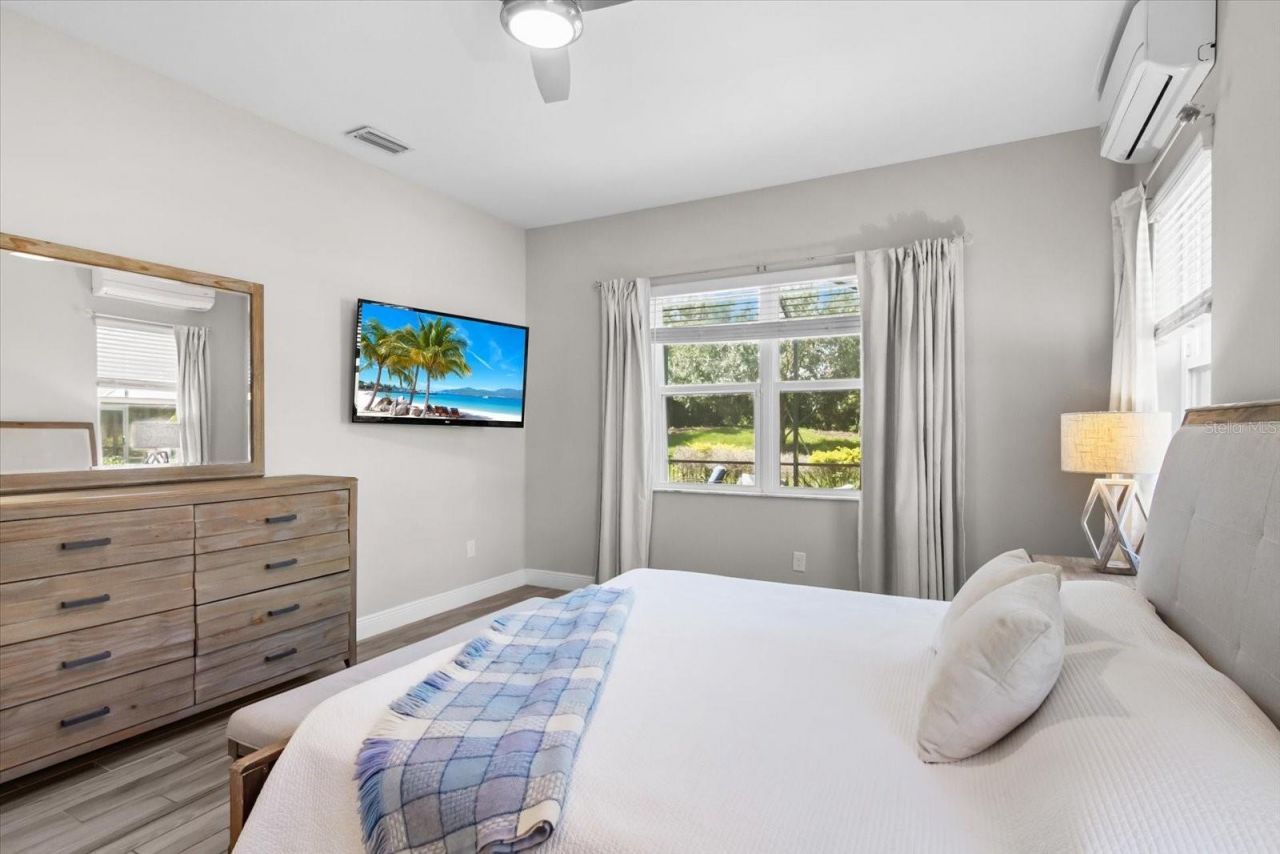 6325 Rivo Lakes Boulevard, Sarasota, FL 34241 Photo