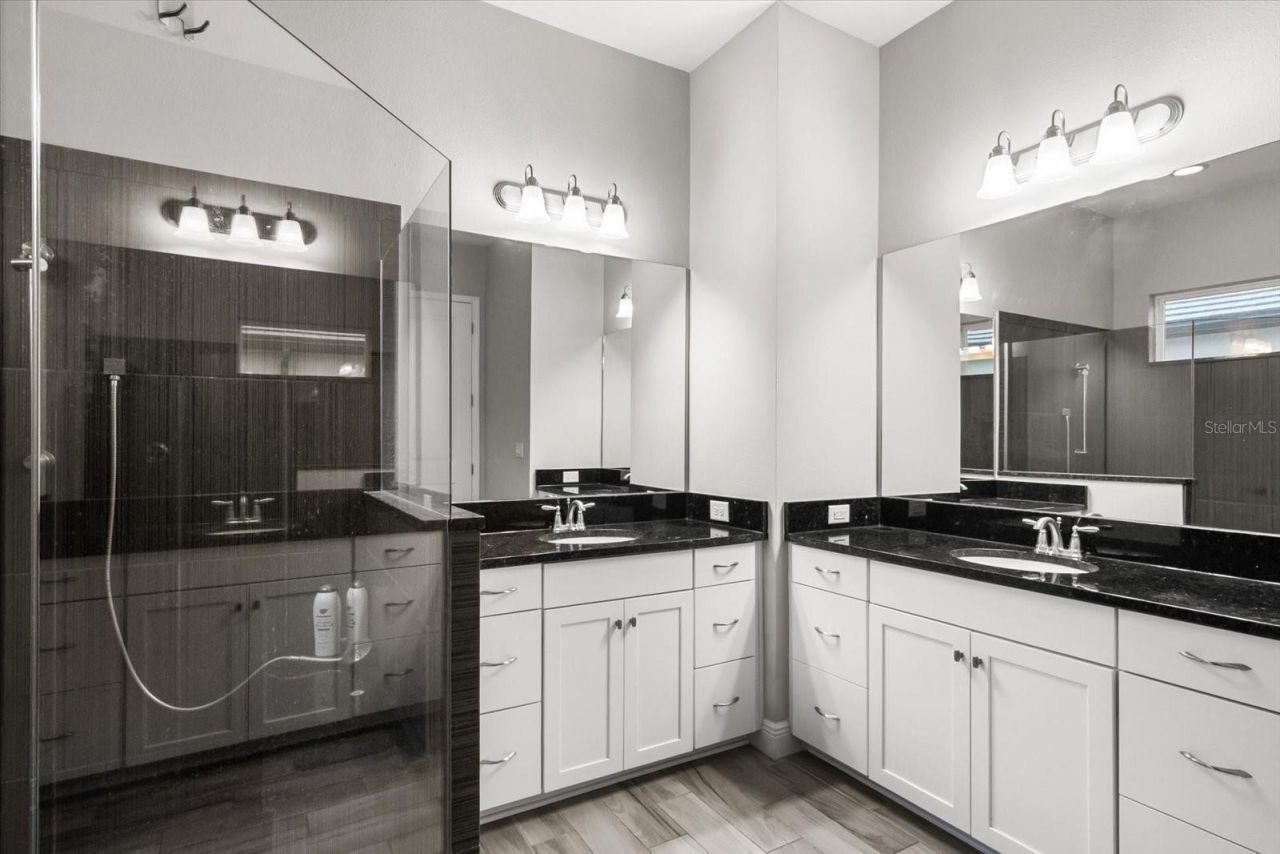 6325 Rivo Lakes Boulevard, Sarasota, FL 34241 Photo