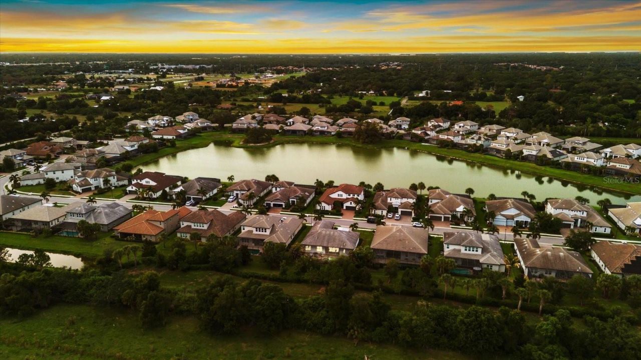6325 Rivo Lakes Boulevard, Sarasota, FL 34241 Photo