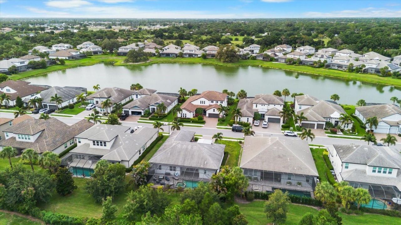 6325 Rivo Lakes Boulevard, Sarasota, FL 34241 Photo