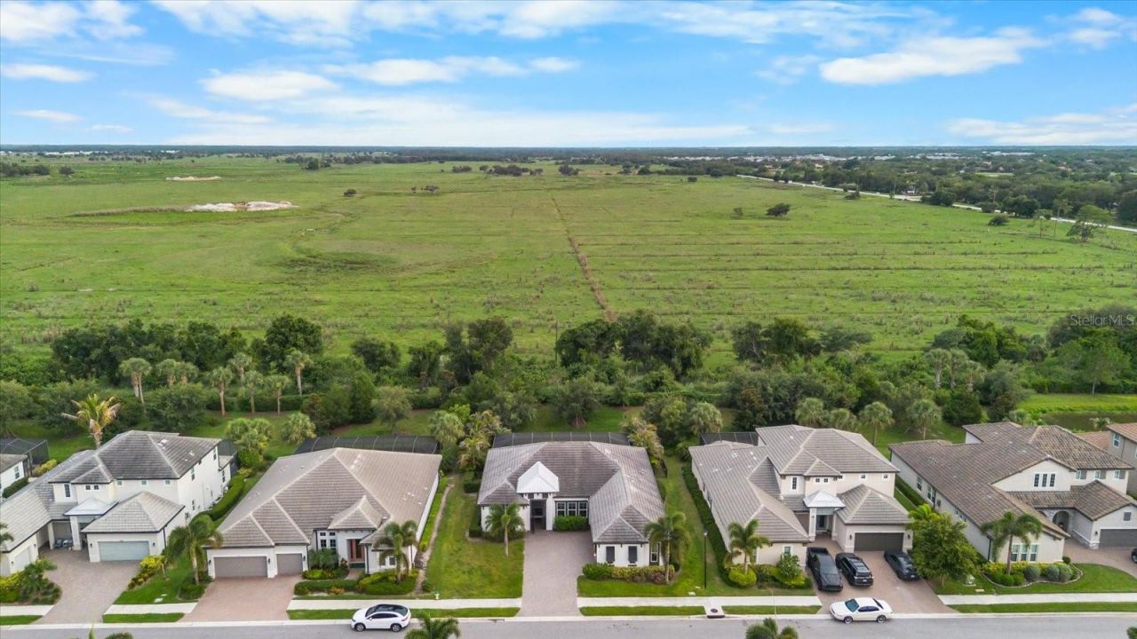 6325 Rivo Lakes Boulevard, Sarasota, FL 34241 Photo