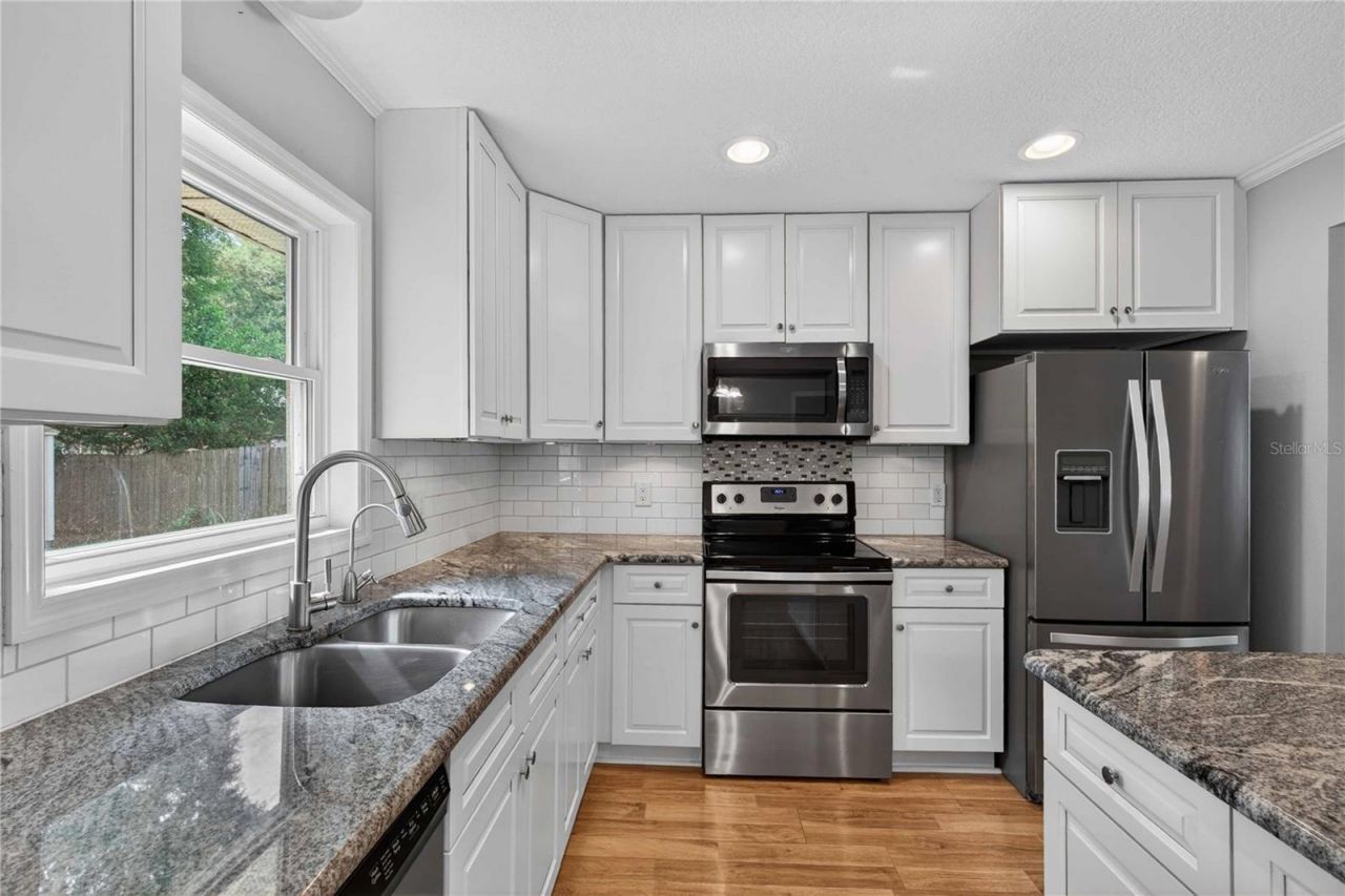 27638 Lisa Drive , Tavares, FL 32778 Photo