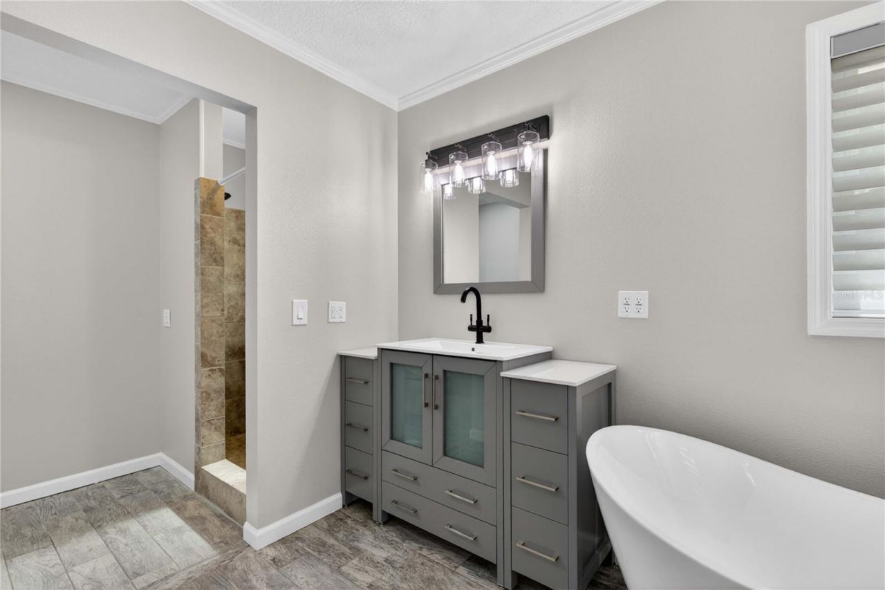 27638 Lisa Drive , Tavares, FL 32778 Photo
