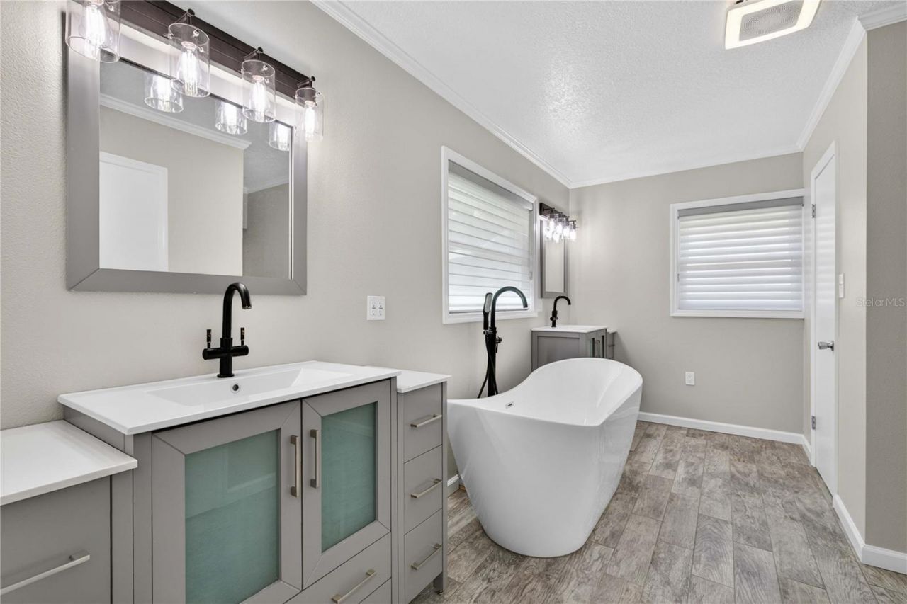 27638 Lisa Drive , Tavares, FL 32778 Photo