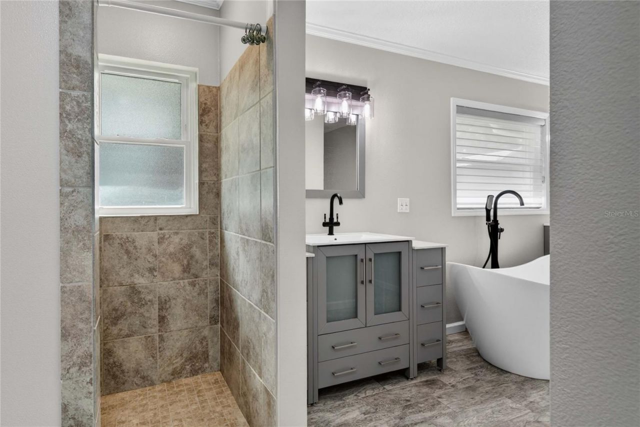 27638 Lisa Drive , Tavares, FL 32778 Photo