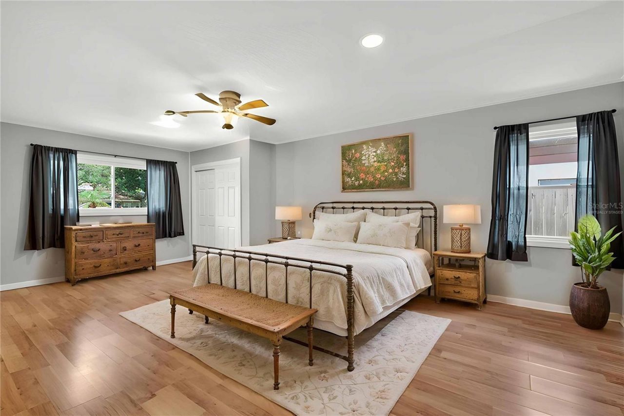 27638 Lisa Drive , Tavares, FL 32778 Photo