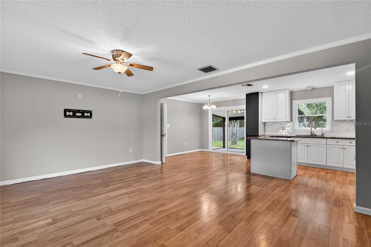 27638 Lisa Drive , Tavares, FL 32778 Photo
