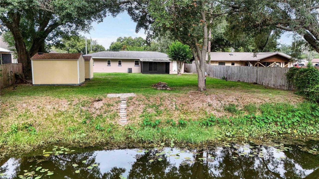 27638 Lisa Drive , Tavares, FL 32778 Photo