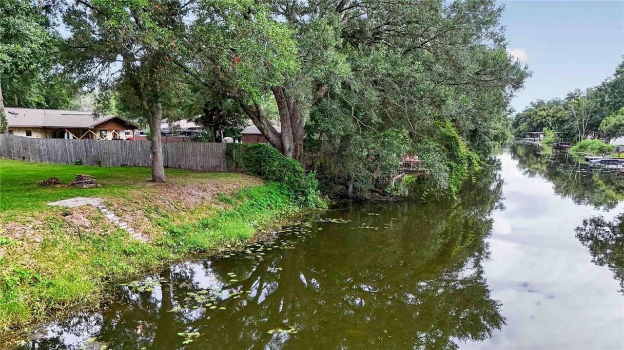 27638 Lisa Drive , Tavares, FL 32778 Photo