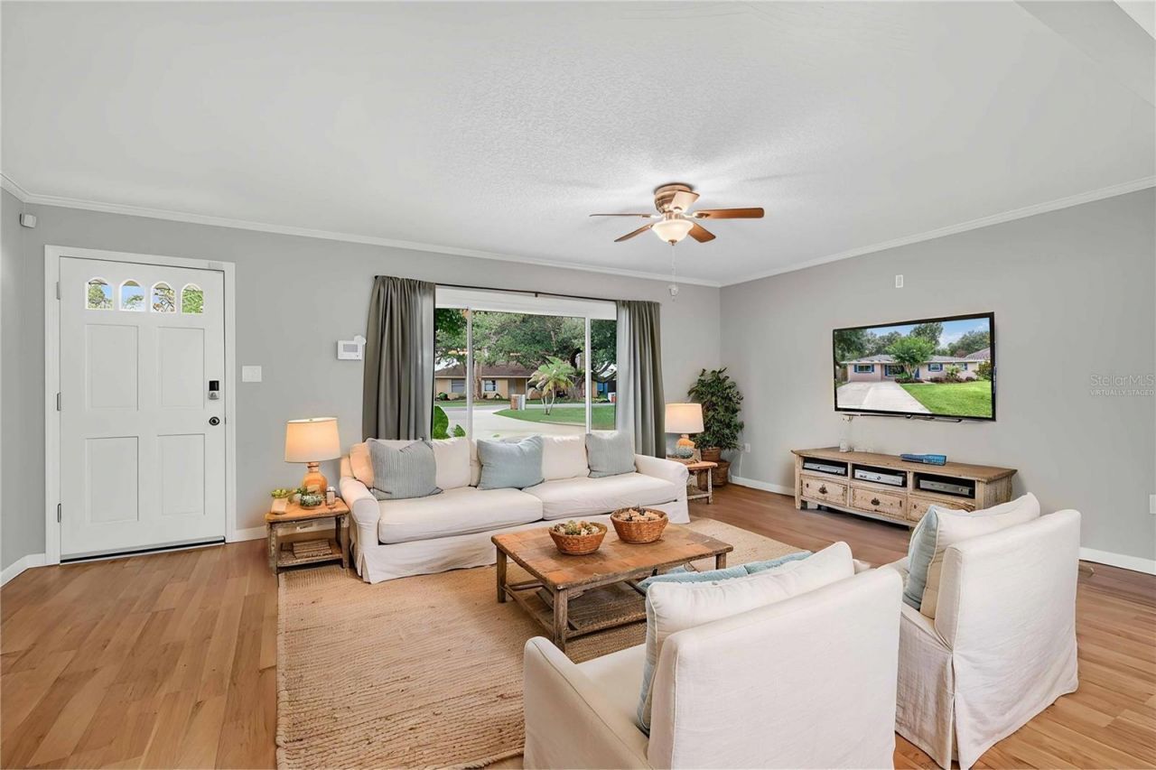 27638 Lisa Drive , Tavares, FL 32778 Photo