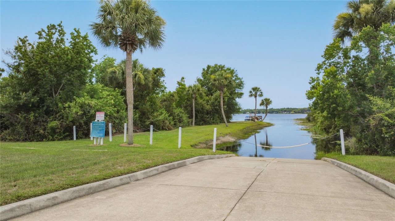 19512 Spring Oak Drive , Eustis, FL 32736 Photo