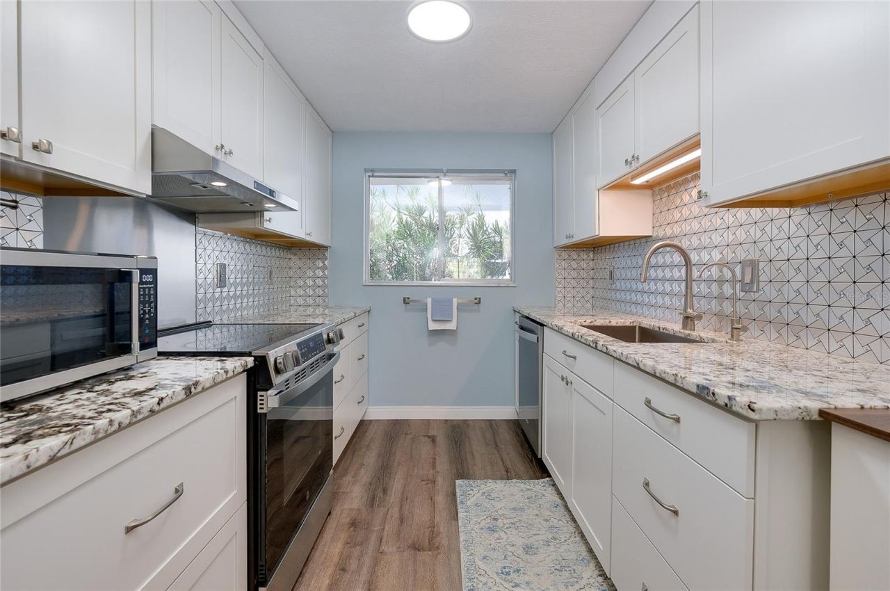 708 Tamiami Trail S, Unit 216, Venice, FL 34285 Photo