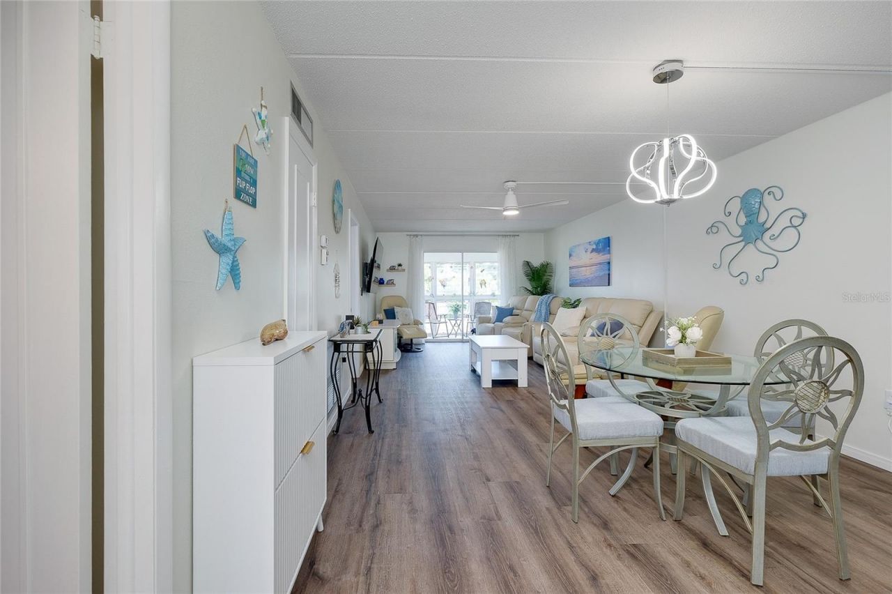708 Tamiami Trail S, Unit 216, Venice, FL 34285 Photo