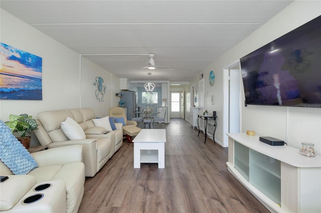 708 Tamiami Trail S, Unit 216, Venice, FL 34285 Photo