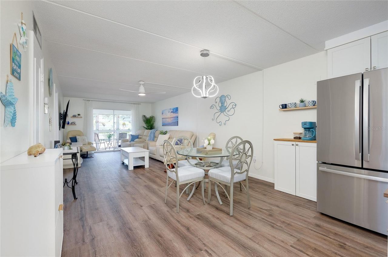708 Tamiami Trail S, Unit 216, Venice, FL 34285 Photo