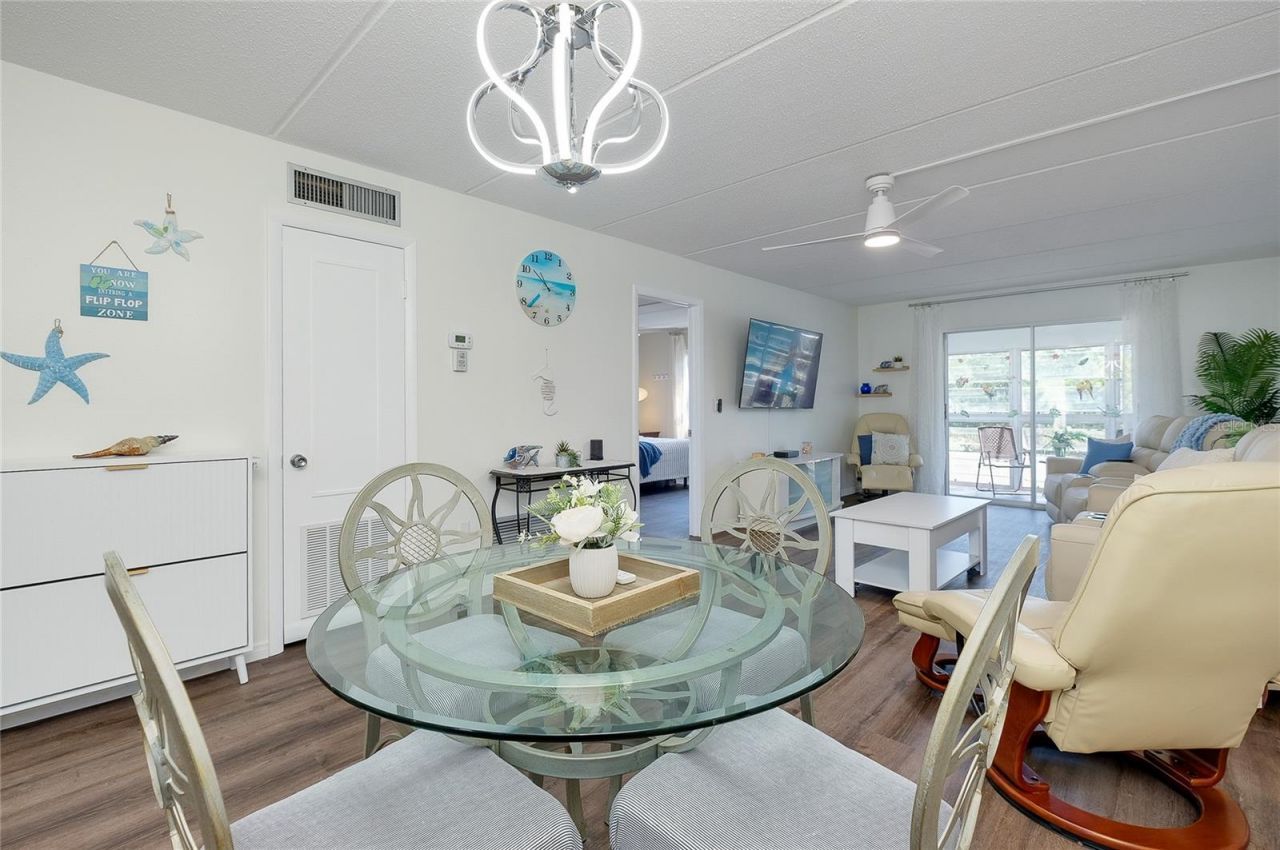 708 Tamiami Trail S, Unit 216, Venice, FL 34285 Photo