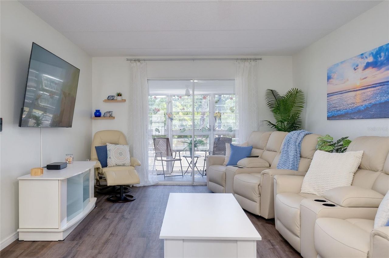708 Tamiami Trail S, Unit 216, Venice, FL 34285 Photo