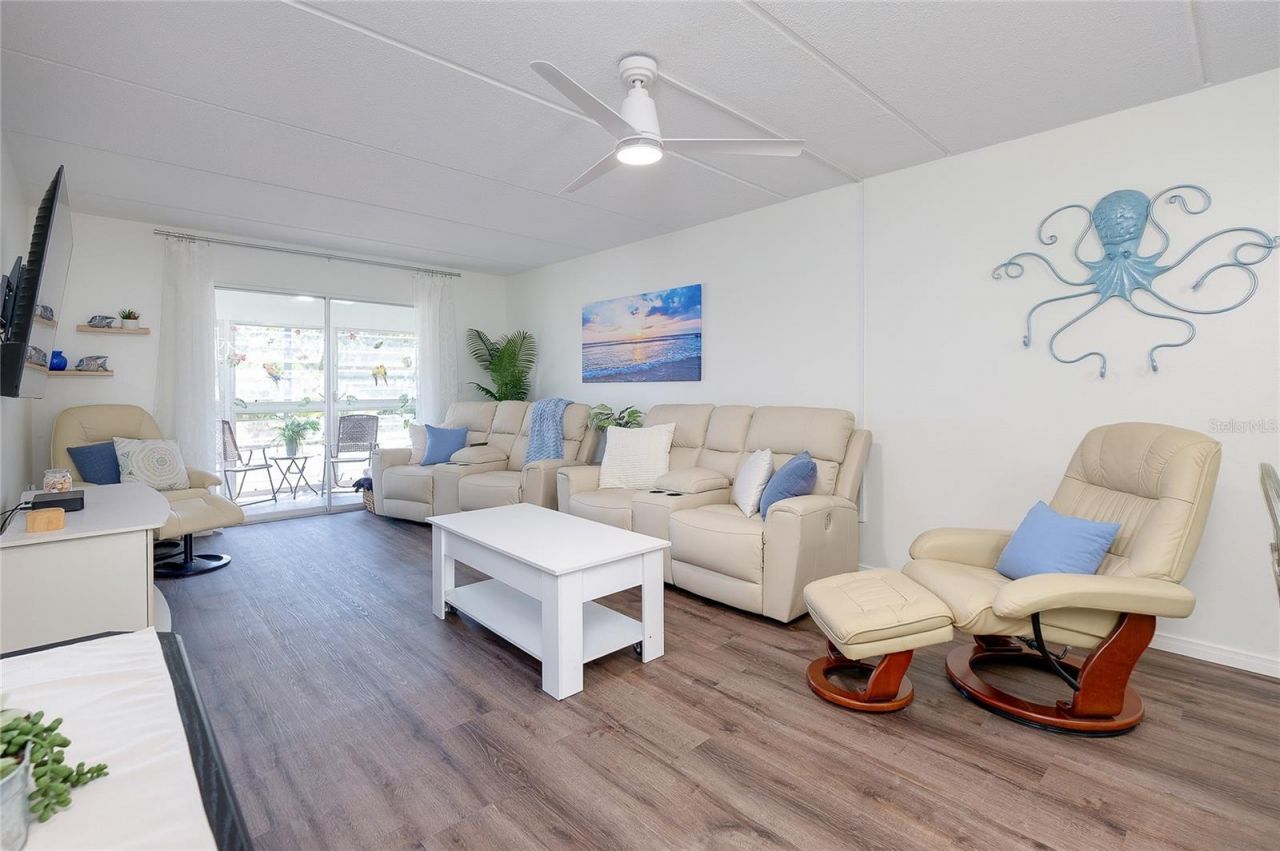 708 Tamiami Trail S, Unit 216, Venice, FL 34285 Photo