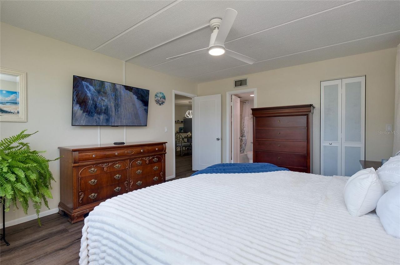708 Tamiami Trail S, Unit 216, Venice, FL 34285 Photo