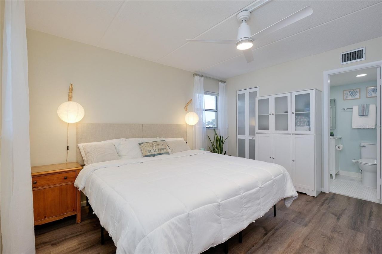 708 Tamiami Trail S, Unit 216, Venice, FL 34285 Photo