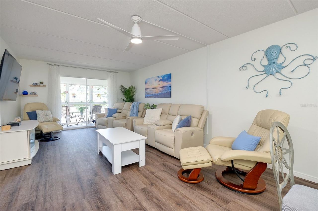 708 Tamiami Trail S, Unit 216, Venice, FL 34285 Photo