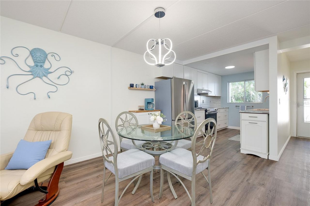 708 Tamiami Trail S, Unit 216, Venice, FL 34285 Photo
