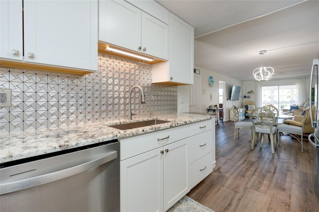 708 Tamiami Trail S, Unit 216, Venice, FL 34285 Photo