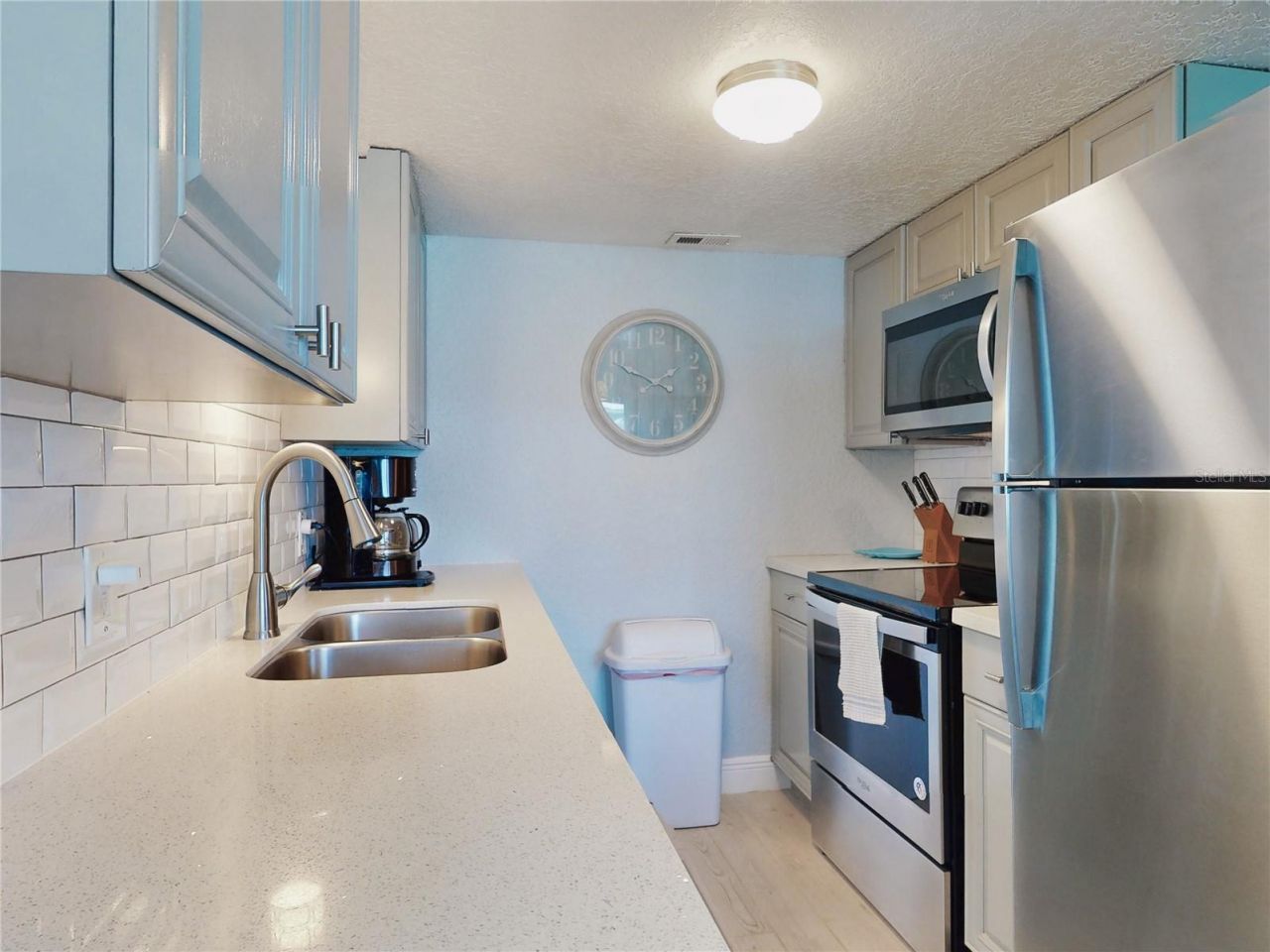 541 S Peninsula Avenue, Unit B06, New Smyrna Beach, FL 32169 Photo
