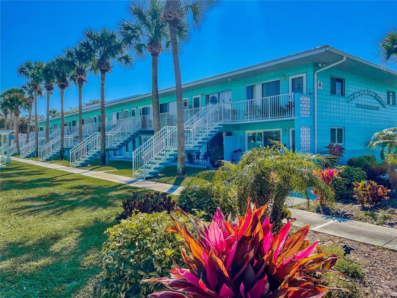 541 S Peninsula Avenue, Unit B06, New Smyrna Beach, FL 32169 Photo