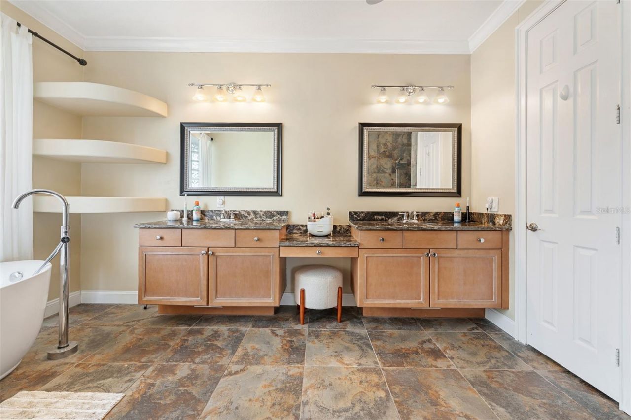 8612 Oldbridge Lane, Orlando, FL 32819 Photo