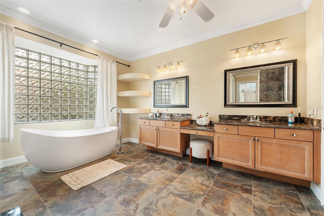 8612 Oldbridge Lane, Orlando, FL 32819 Photo